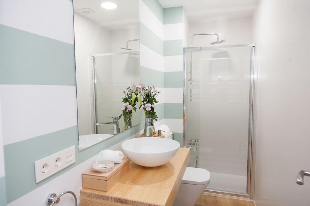 Modern & Nice Apartment. Old Town. Private Parking Sevilla Bagian luar foto