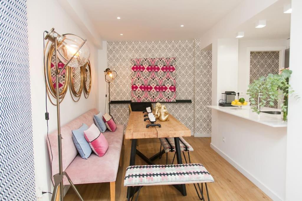 Modern & Nice Apartment. Old Town. Private Parking Sevilla Bagian luar foto