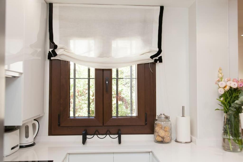 Modern & Nice Apartment. Old Town. Private Parking Sevilla Bagian luar foto