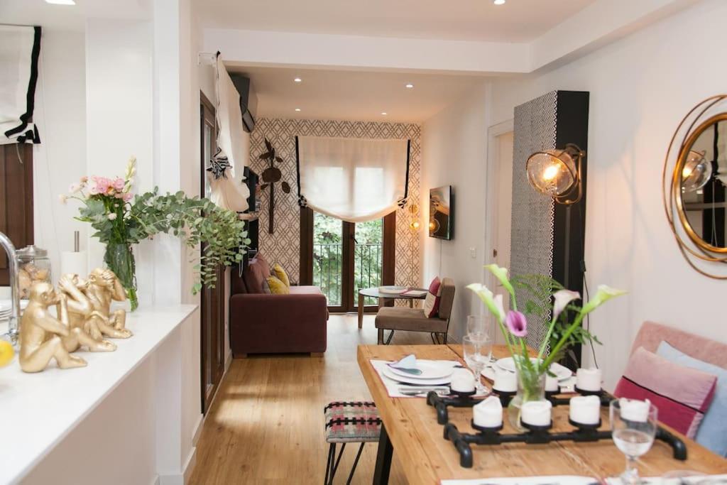 Modern & Nice Apartment. Old Town. Private Parking Sevilla Bagian luar foto